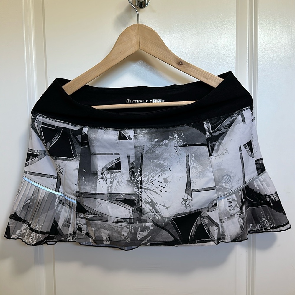 MPG Pleated Mini-Skirt, skort, black, grey, & white, M